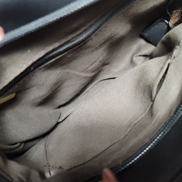 Michael Kors black leather crossbody handbag - Picture 7 of 13